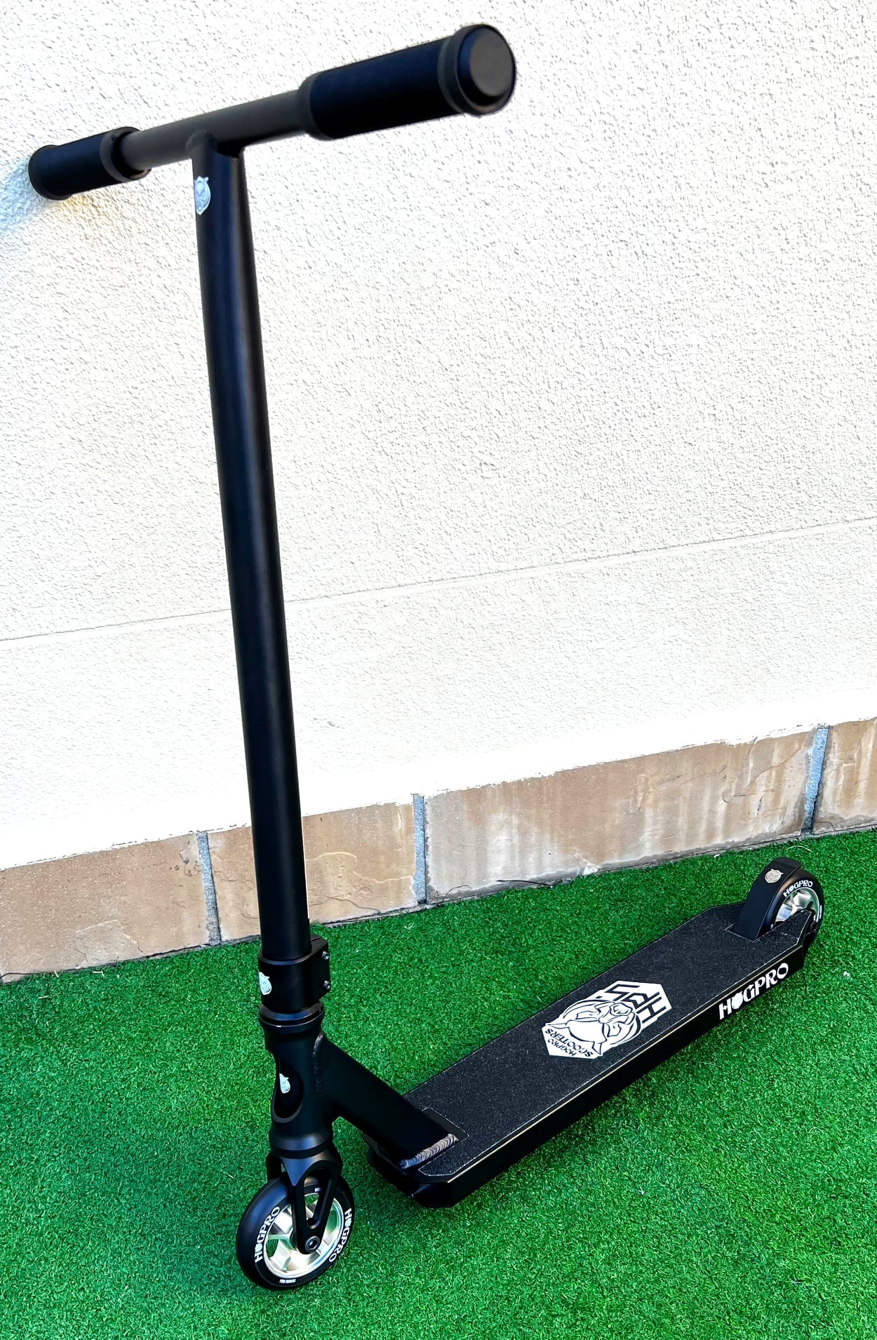 HogPro P2 stunt scooter, T-bar,  Black deck with 100mm silver core wheels (Black Grips)