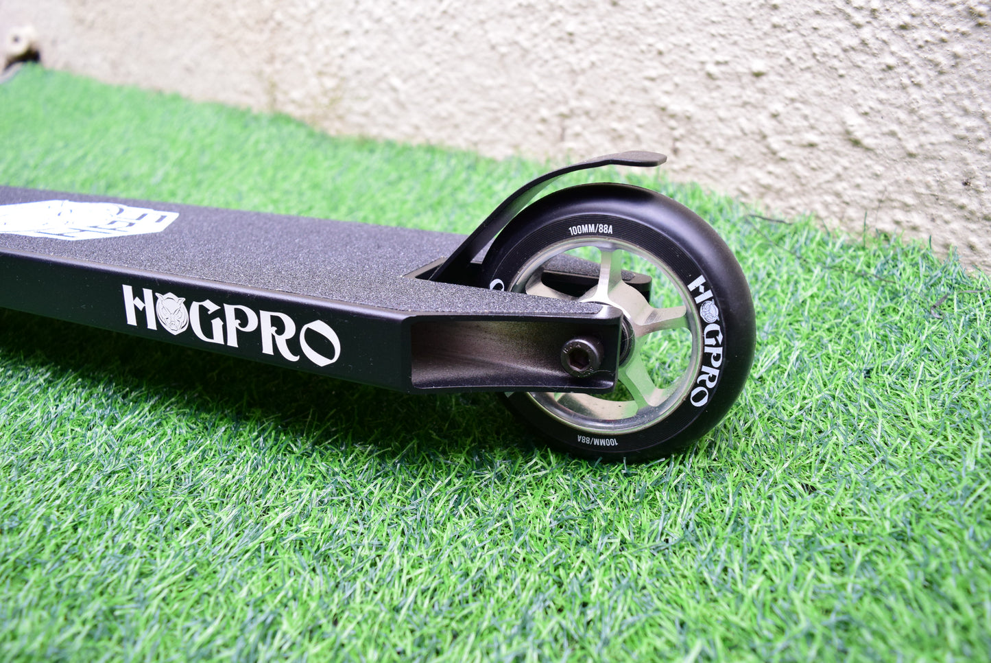 HogPro P2 stunt scooter, T-bar,  Black deck with 100mm silver core wheels (Black/White Grips)