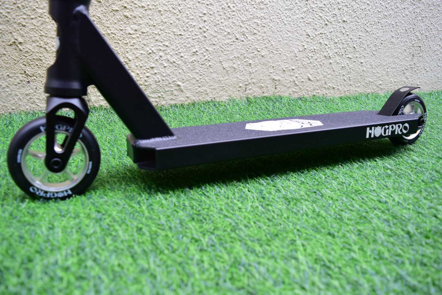 HogPro P2 stunt scooter, T-bar,  Black deck with 100mm silver core wheels (Black/White Grips)