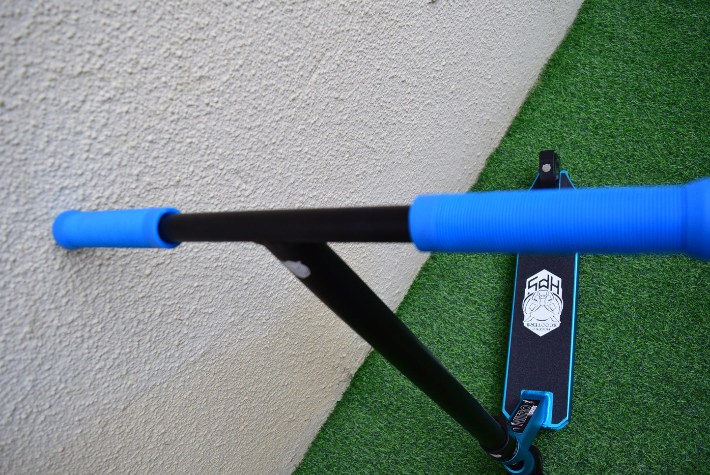 HogPro P1Ten stunt scooter, T-bar, Blue deck with 110mm silver core wheels (Blue Grips)