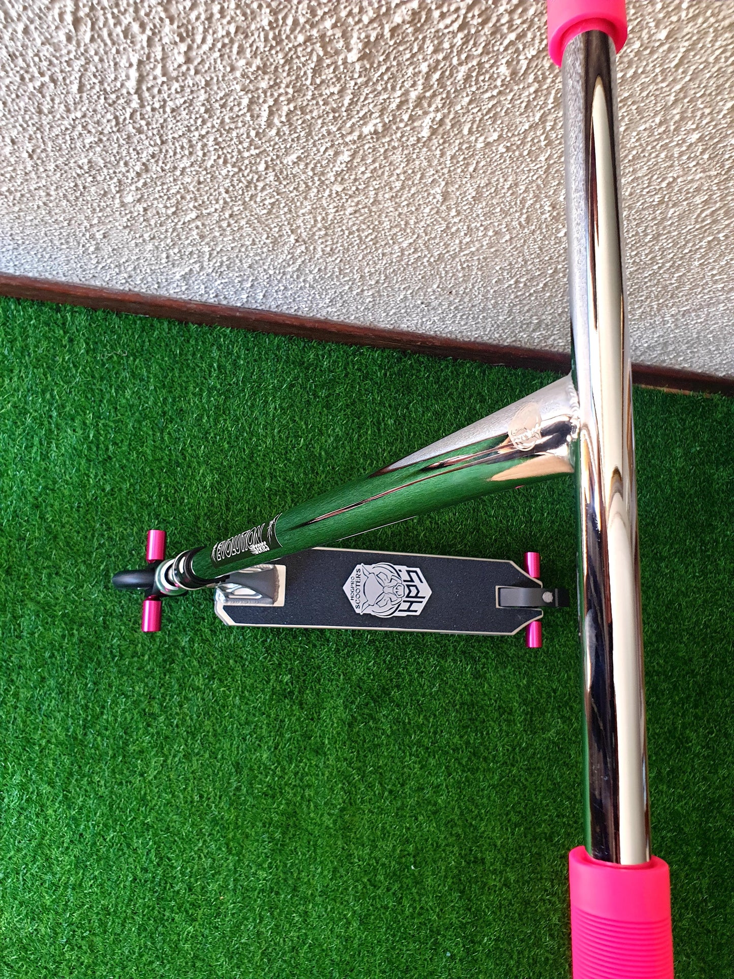 HogPro SP2 stunt scooter, chrome T-bar (Taller), Raw polished deck with 110mm chrome wheels (Pink Grips & pegs)