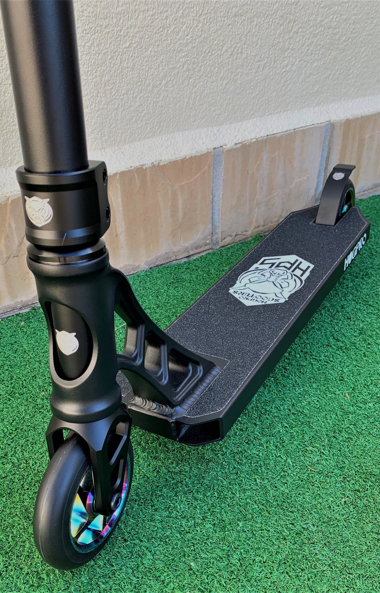 HogPro SP3 stunt scooter, Y-bar, Black forged deck with 110mm neo core wheels (Black/White Grips)