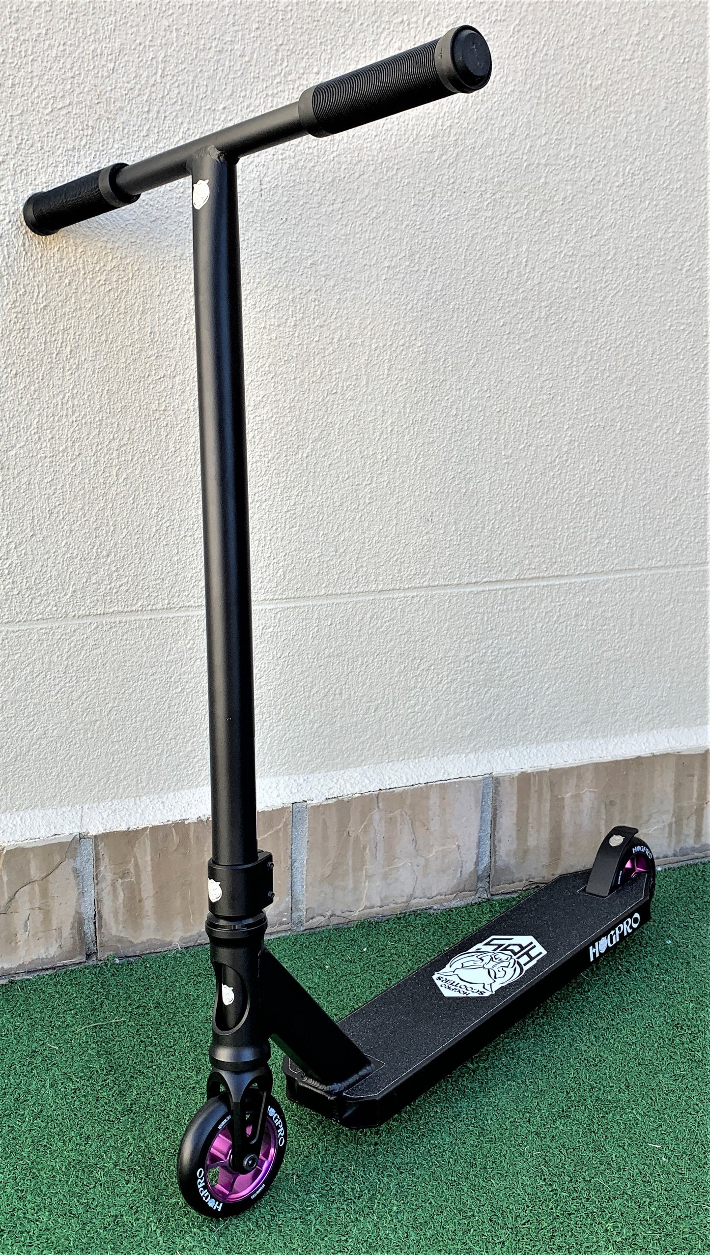 HogPro P2 stunt scooter, T-bar, Black deck with 100mm purple core wheels (Black Grips)