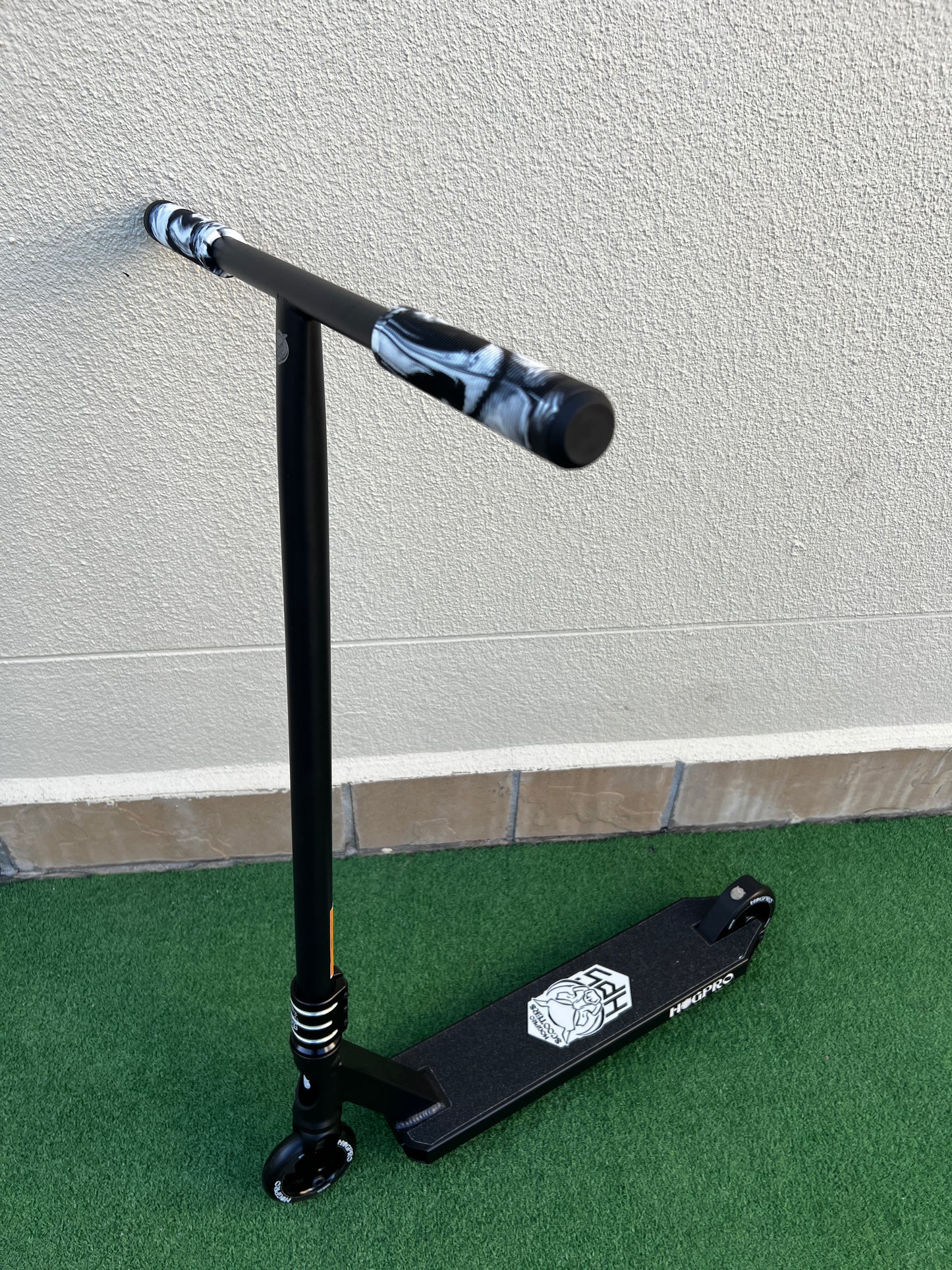 HogPro P2 stunt scooter, T-bar (Taller) , Black deck with 100mm black core wheels (Black/White Grips)